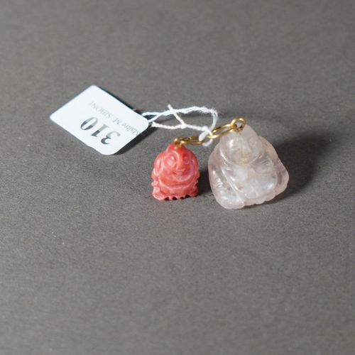 Null 310- Deux pendentifs ''bouddha'' en corail (monture métal) et quartz rose (&hellip;