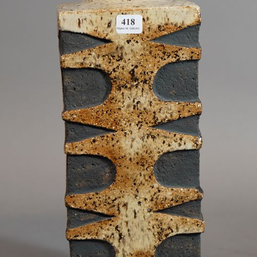 Null 
418- ROUQUETTE Vase en terre chamottée émaillée Signé et daté 78 H : 33 cm