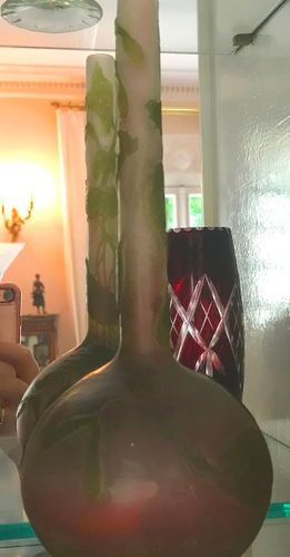 ÉTABLISSEMENT GALLÉ Vase soliflore en verre doublé à décor dégagé à l’acide d’un&hellip;