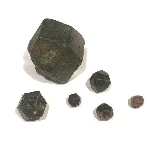 Null 矿物 - 石榴石