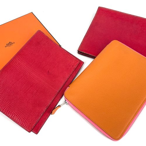 Null Hermès - Three leather agenda holders. One in a box (wear and tear)
