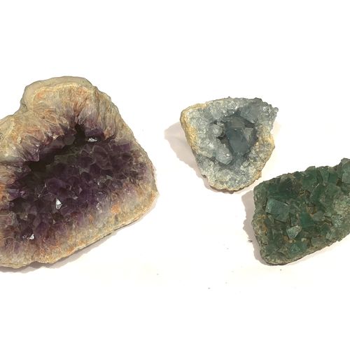 Null MINERALS - Amethyst of Brazil. Celestine Madagascar and fluorite England.