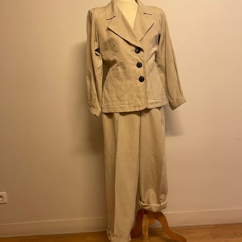Null Yves Saint Laurent Rive gauche - Tailleur pantalon. Veste T. 38 et P. T.44