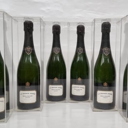 Null 6 B CHAMPAGNE BRUT "LA GRANDE ANNEE" (Coffrets individuels dans carton d'or&hellip;