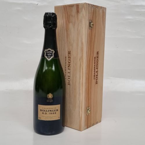 Null 1 B CHAMPAGNE BRUT "R.D" (Caisse Bois d'origine) 1988 Bollinger (contre-éti&hellip;