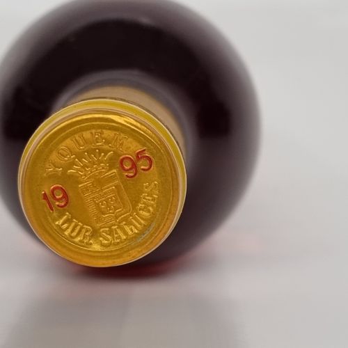Null 1 B CHÂTEAU D'YQUEM 1995 C1 Supérieur Sauternes (étiquette très légèrement &hellip;