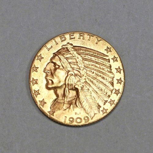 Null UNE PIÈCE en or de cinq $ américains à décor de tête d'indien datée 1909.
P&hellip;