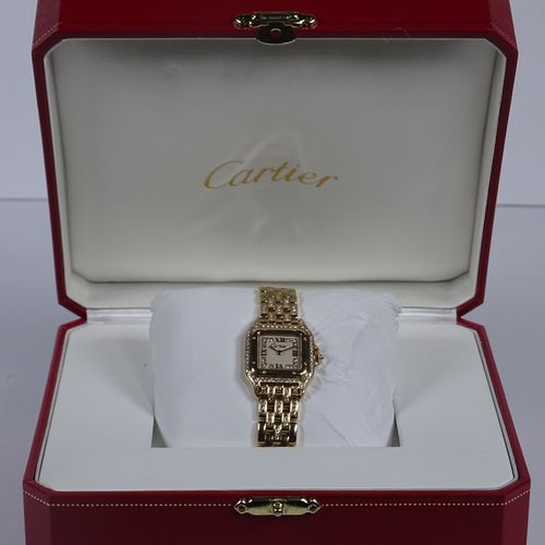 CARTIER Montre bracelet de dame en or. 
Modèle Panthère de la Maison Cartier. 
L&hellip;