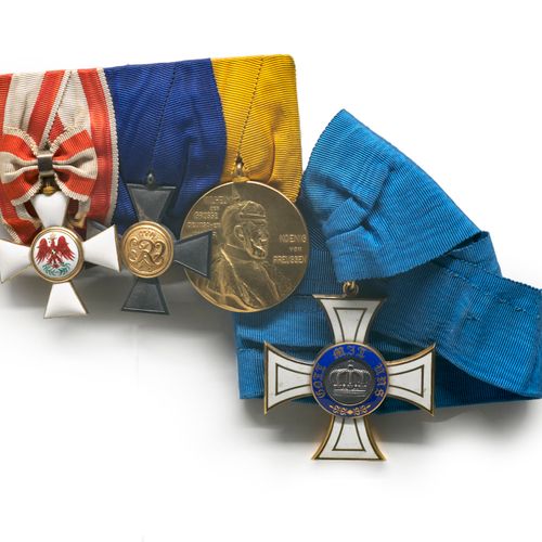 Sammlung von 8 Orden und Medaillen. 1861-1916. Orden und Ehrenzeichen

 

Sammlu&hellip;