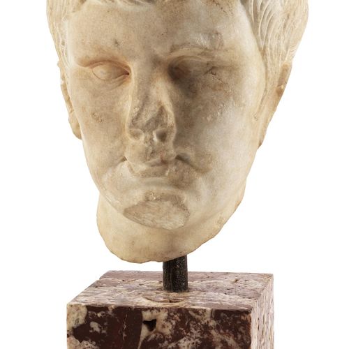 Marmorkopf des jugendlichen Kaisers Augustus Höhe: 28 cm.Gesamthöhe inkl. Marmor&hellip;