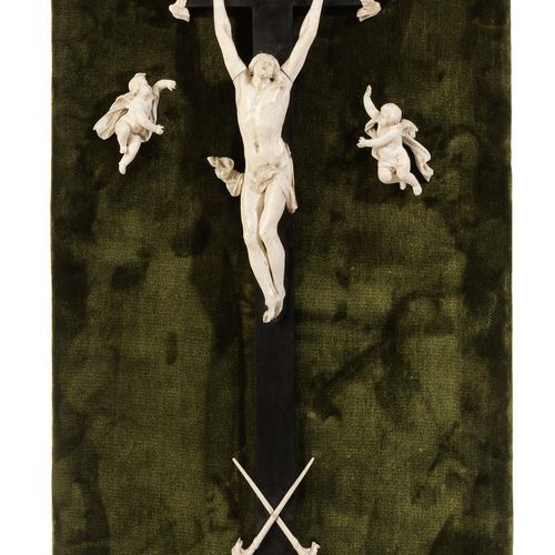 Kruzifix in Elfenbein Maße nur der Skulpturengruppe: Höhe: 50 cm. Flämisch, 17. &hellip;