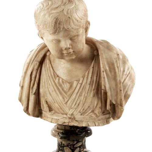 Marmorbüste eines römischen Knaben im Stil der Spätantike Höhe: 55 cm. Italien, &hellip;