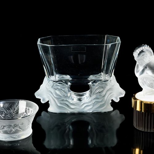 Konvolut von drei Lalique-Glasobjekten Maximale Höhe: 16,5 cm.Bestehend aus eine&hellip;