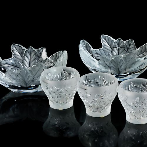 Konvolut von fünf Lalique-Schalen Maximale Höhe: 10 cm. Jeweils bodenseitig sign&hellip;