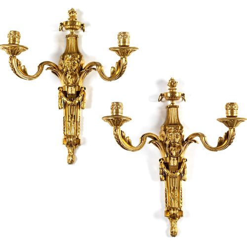 Paar vergoldete Wandkerzenleuchter Height: 44 cm. 
 Width of the candle arms: 38&hellip;