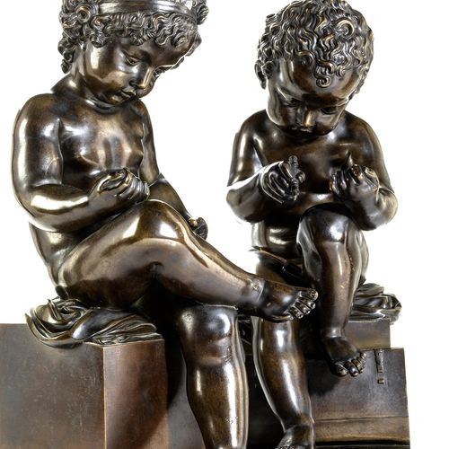 Paar Puttofiguren Hauteur : 46 cm. 
 France, 19e siècle. 

 Bronze, coulé, patin&hellip;