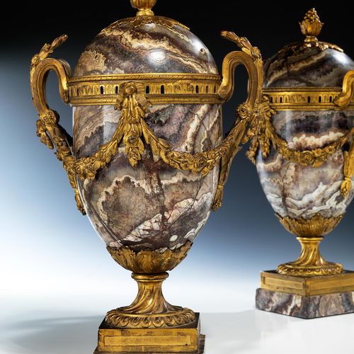 Paar aussergewöhnliche Brûle Parfum-Louis XVI-Vasen in seltenem Amethystmarmor A&hellip;