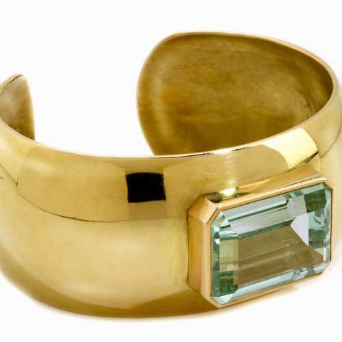 Gold-Aquamarinarmreif Larghezza del braccio: circa 6,3 cm x 5,7 cm. 
 Larghezza:&hellip;