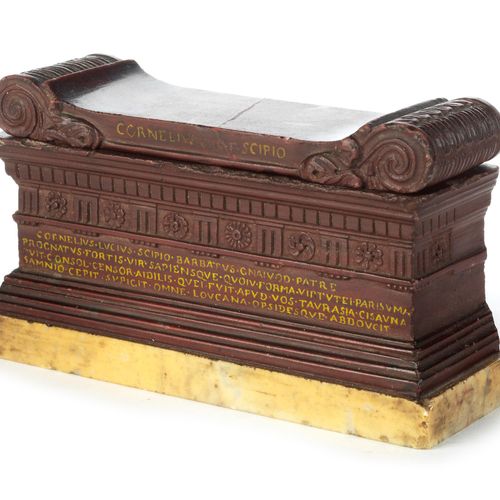 Grand Tour-Objekt, Sarkophag des Scipio darstellend Höhe: 7 cm. 
Breite: 11 cm. &hellip;