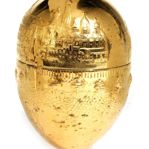 Vergoldetes Ei mit Ansicht Moskaus Höhe: 12,5 cm. 
Gewicht: 194 g. 
Steckring pu&hellip;