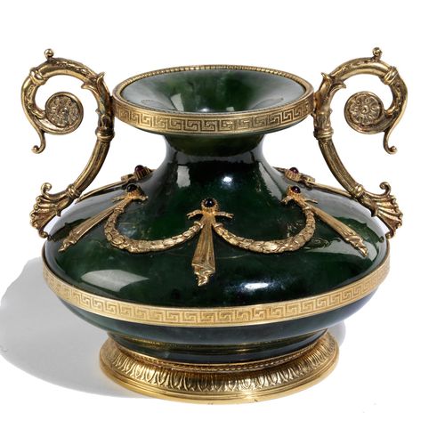 Elegante Fabergé-Vase 高度：5厘米。
重量：870g。
底部印有：84 Zolotnik，莫斯科检查，大师的标记Fabergé和发泡大师 &hellip;