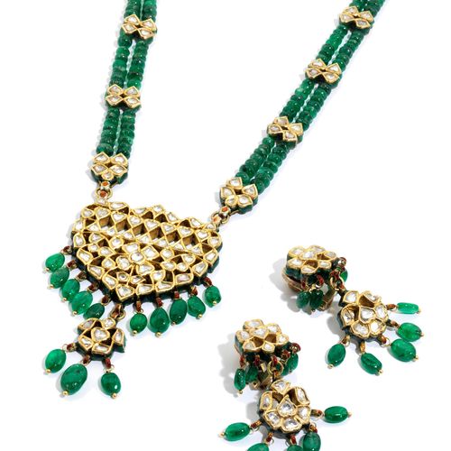 Indisches Smaragd-Email-Diamant-Set Halsweite Collier: ca. 45 cm. 
Länge Mittelt&hellip;