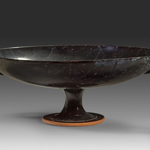 Null Large Attic black-figure bowl of form B by the Euergides painter. Circa 510&hellip;