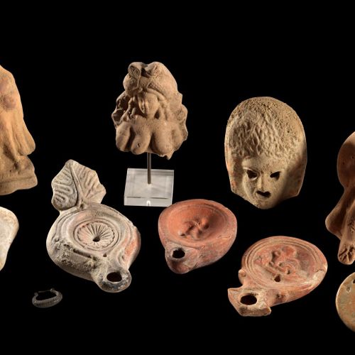 Null Collection d'objets intéressants en terre cuite. A) Phallus votif (H 11,5cm&hellip;