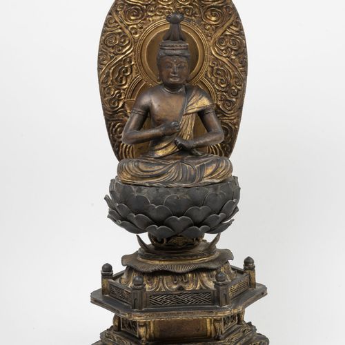 JAPON, seconde moitié du XIXème siècle Bouddha assis sur un lotus à dossier en m&hellip;