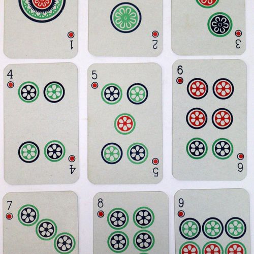 Mah-Jongg. (jeu de cartes). Vienne, Piatnik (env. 1930). Avec 144 cartes à jouer&hellip;