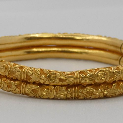 Null 
Bracelet double rangs en or jaune ciselé de décor chinois de fleurs et jon&hellip;