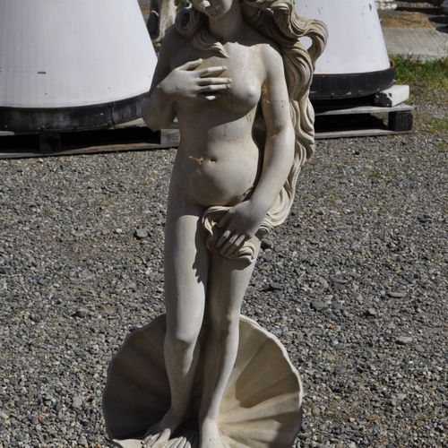 . .

Statue d'Aphrodite reposant sur une coquille. Travail moderne en pierre rec&hellip;