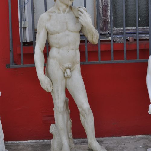 . .

David, sculpture en pierre reconstituée. Travail moderne dans l'imitation d&hellip;