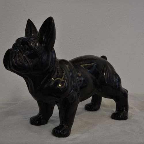 . .

Statuette de bulldog français, en résine de couleur noire.
