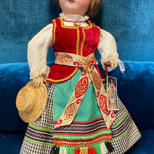 Bambola regionale tedesca con testa di biscotto e bocca aperta, corpo articolato&hellip;