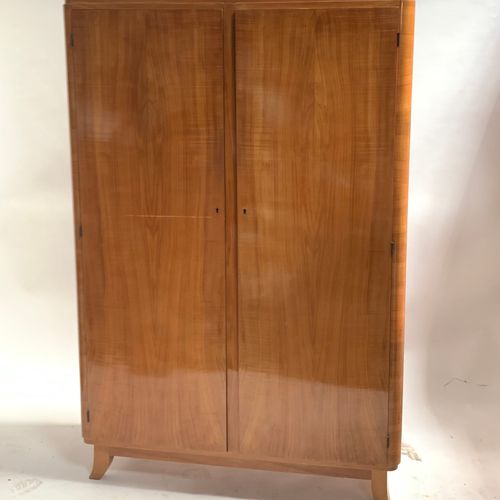 Armoire style Art Déco En placage, ouvrant par deux portes

XXème siècle

180 x &hellip;