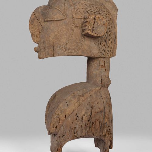 Haut de corps en bois décapé Bois érodé
Dans le style de la Sierra Leone

92 cm
&hellip;