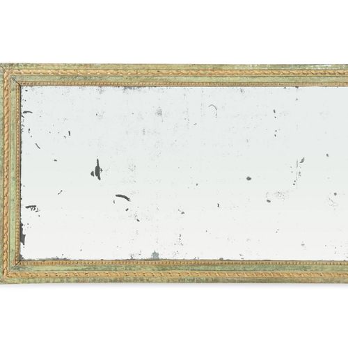 Miroir de forme rectangulaire inscrit dans un encadrement en bois doré et teinté&hellip;