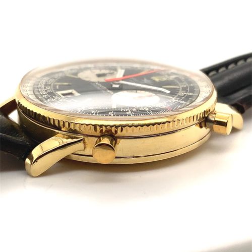 Breitling Goldener Fliegerchronograph mit Rechenschieberfunktion über beidseitig&hellip;