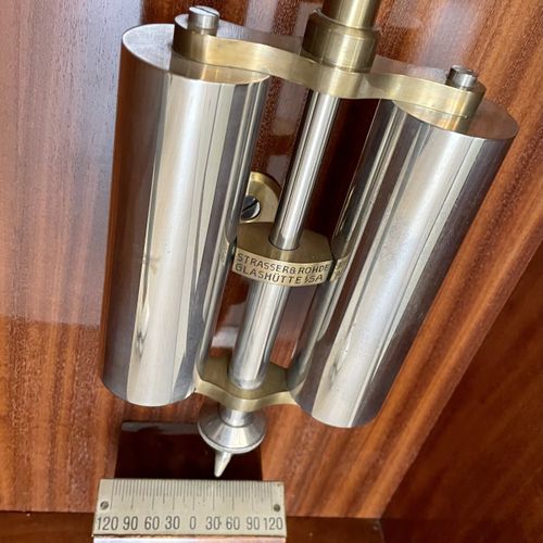 Strasser & Rohde 重要的格拉苏蒂精密秒摆钟，带有调节器表盘和Strasser弹簧力擒纵机构 ，机芯编号750，尺寸1440毫米，约1920年，国&hellip;
