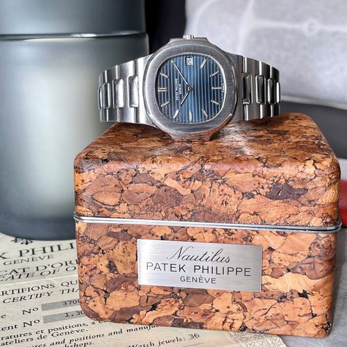 Patek Philippe 传说中的日内瓦老式腕表，带日期，原装软木表壳，红色百达翡丽皮箱，宣传册和原装证书 - "全套 "

，机芯编号1307559，型号&hellip;