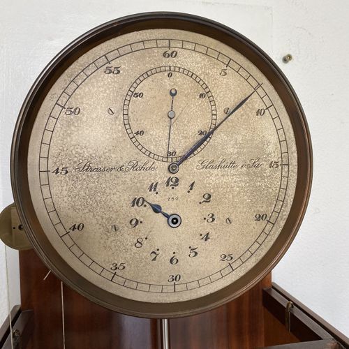 Strasser & Rohde 重要的格拉苏蒂精密秒摆钟，带有调节器表盘和Strasser弹簧力擒纵机构

，机芯编号750，尺寸1440毫米，约1920年，&hellip;