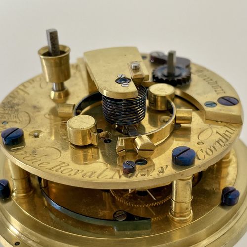 John Carter 混合拍品，包括1个船舶天文钟和3个观测钟 伦敦小型船舶天文钟，有56小时动力储备

Werknr. 358，尺寸165 x 170 x &hellip;