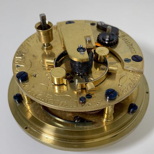 John Carter 混合拍品，包括1个船舶天文钟和3个观测钟 伦敦小型船舶天文钟，有56小时动力储备

Werknr. 358，尺寸165 x 170 x &hellip;