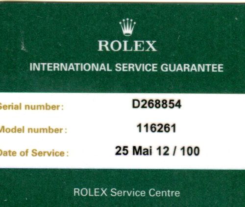 Rolex 非常有吸引力，几乎是全新的双色腕表，有红色中央秒针和红色日期显示。这块表于2012年5月在劳力士科隆大修过。配有原厂包装盒、劳力士皮卡盒、打孔的原厂&hellip;