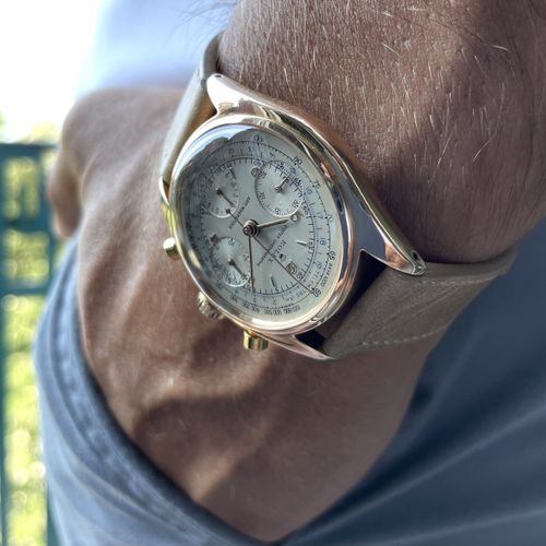 Rolex A stunningly beautiful, extremely rare vintage wrist chronograph with 30 m&hellip;