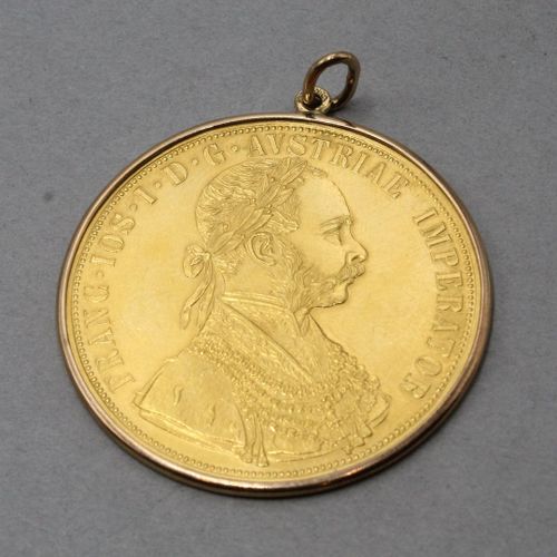 Pièce en or de 4 ducats Franz Joseph I (1915), montée en pendentif. 
TTB à SUP. &hellip;
