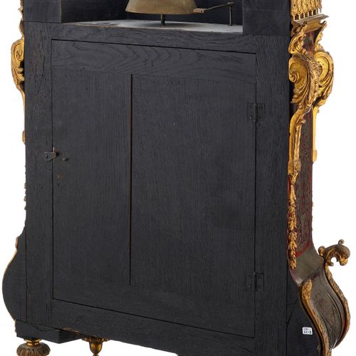 Null Pendule Louis XIV, Paris, vers 1700. Bois, écaille, laiton et bronze doré. &hellip;