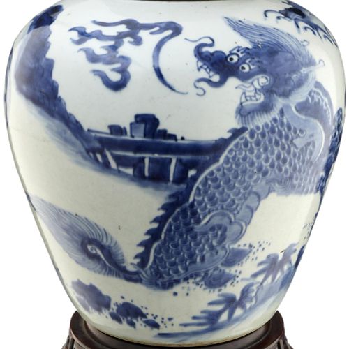 Null Gran jarra de jengibre
China S. XVII/XVIII Porcelana azul y blanca. Pintado&hellip;