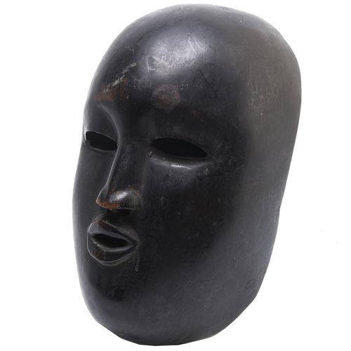 Guatemala, a hard wood mask, Guatemala, Maske aus Hartholz, mit dunkler Patina. &hellip;